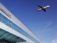 my san bay quoc te jfk hon loan vi vo ong nuoc