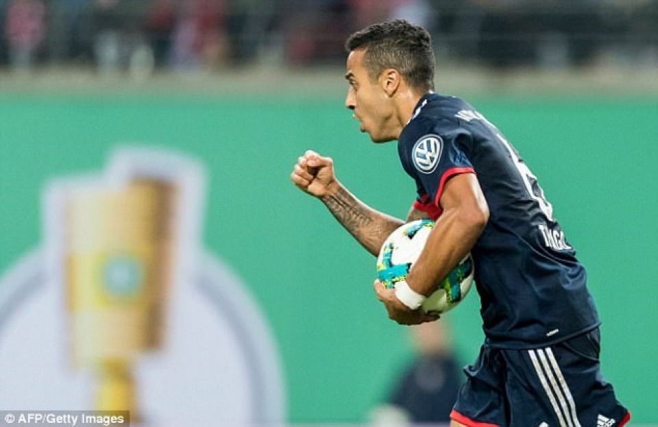 bayern munich nhoc nhan vuot ai rasenballsport leipzig