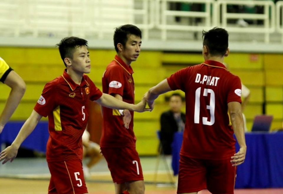 giai futsal dong nam a 2017 viet nam vao ban ket bang chien thang huy diet