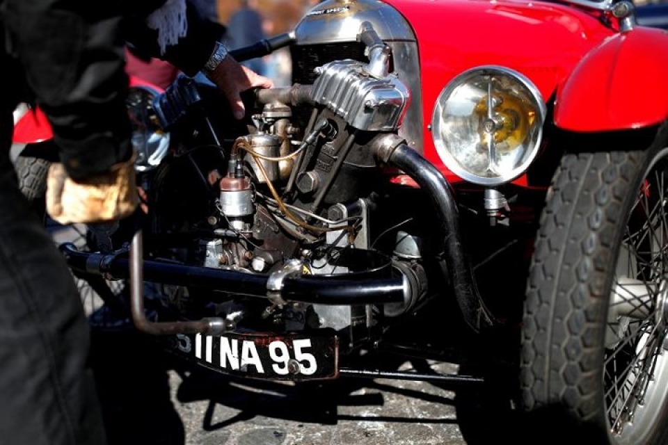 cac loai o to co xinh xan dieu hanh qua thu do paris