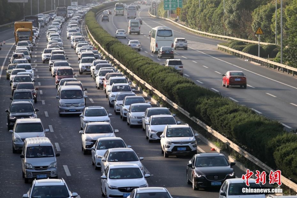 tuan le vang quoc khanh trung quoc nua dat nuoc di chuyen