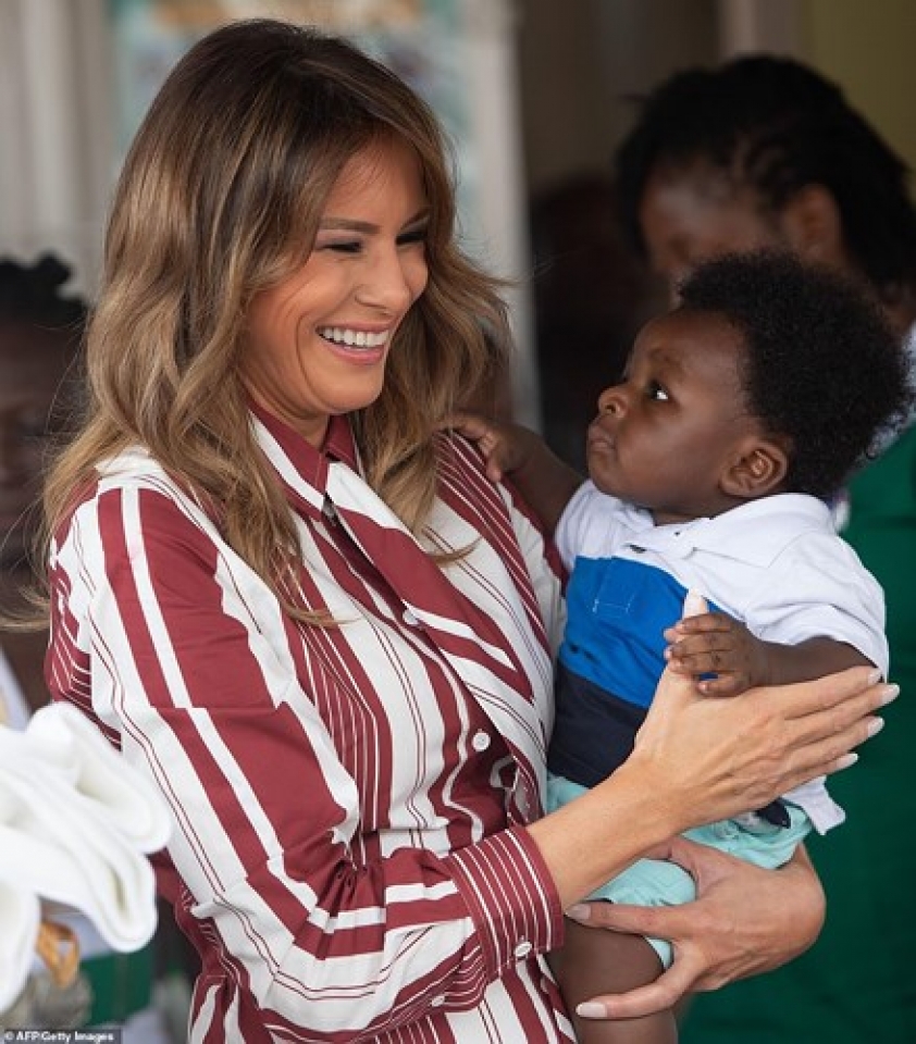 phu nhan tong thong my melania trump dep rang ro o chau phi