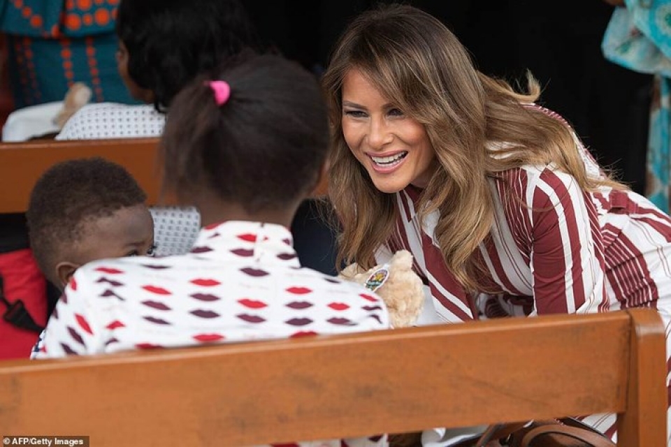phu nhan tong thong my melania trump dep rang ro o chau phi