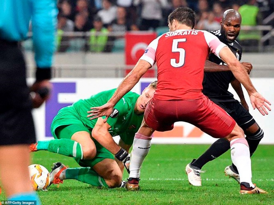 toan canh chien thang de dang cua arsenal truoc qarabag