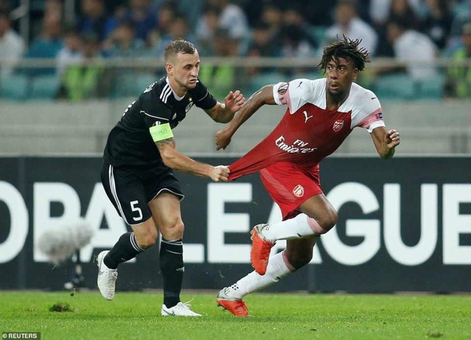 toan canh chien thang de dang cua arsenal truoc qarabag