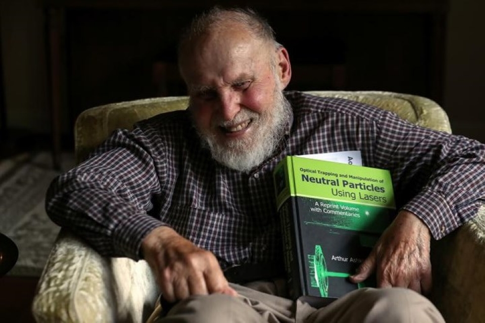 Chủ nhân Nobel 2018 là ai? chan dung nhung nguoi doat giai nobel nam 2018