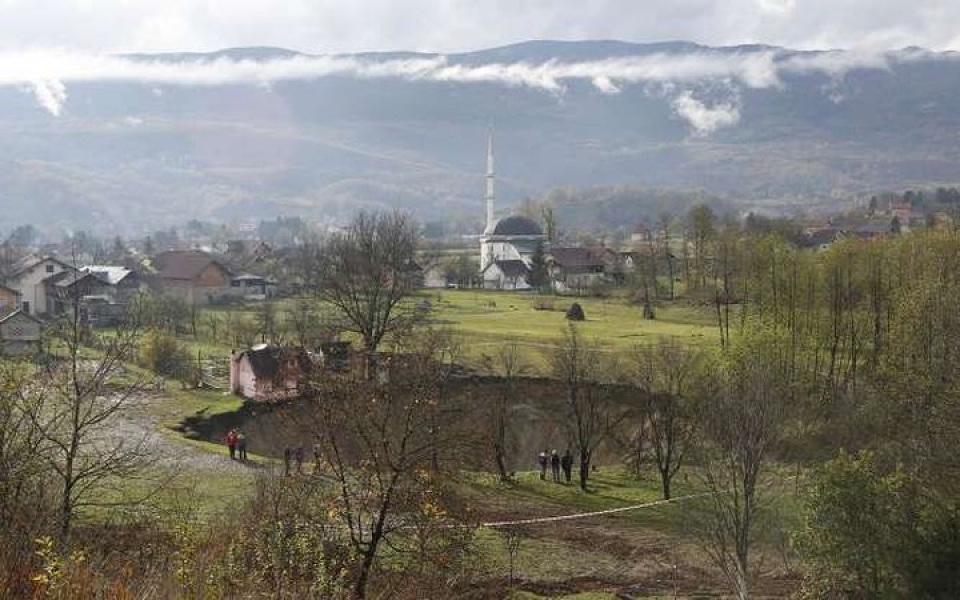 kinh hoang nhung ho tu than nguy hiem va dang so tren the gioi