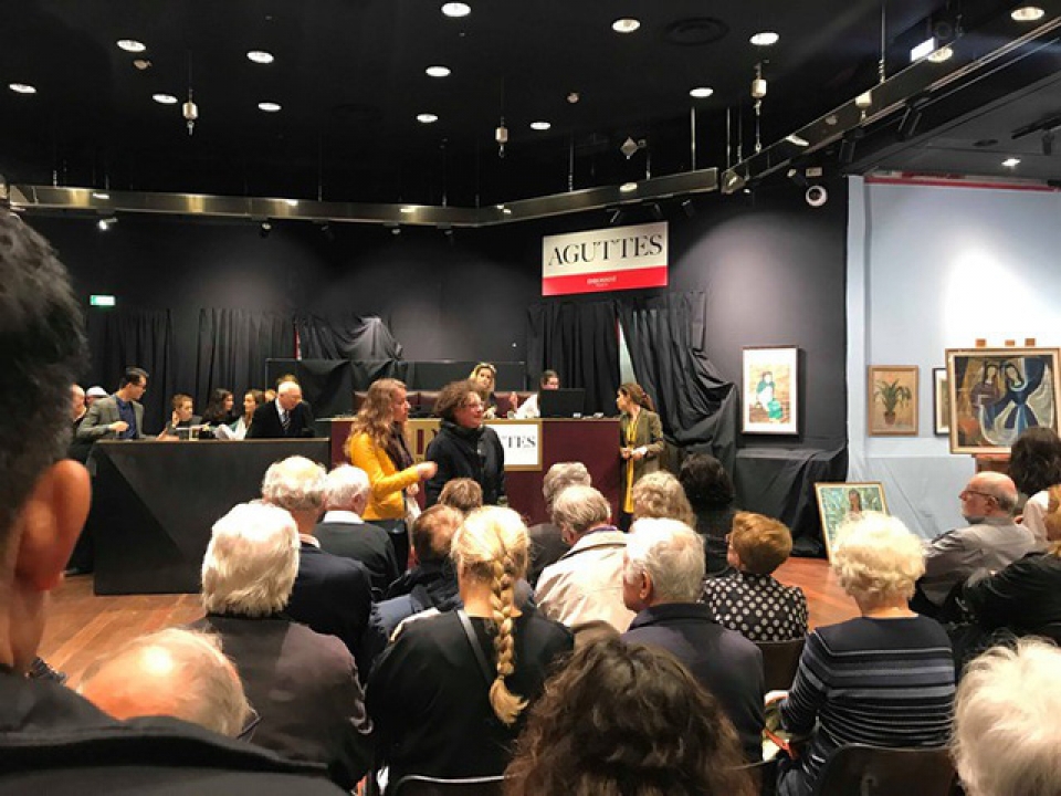 tranh lua cua co hoa si nam son duoc ban voi gia gan 12 ty o phap