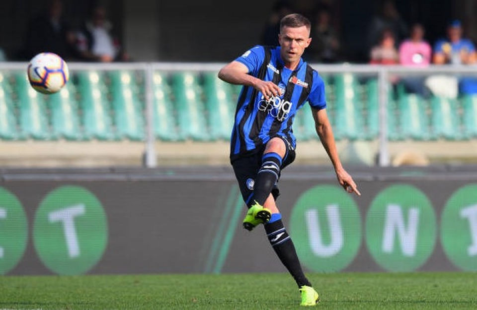 mesut ozil tro lai doi hinh tieu bieu chau au