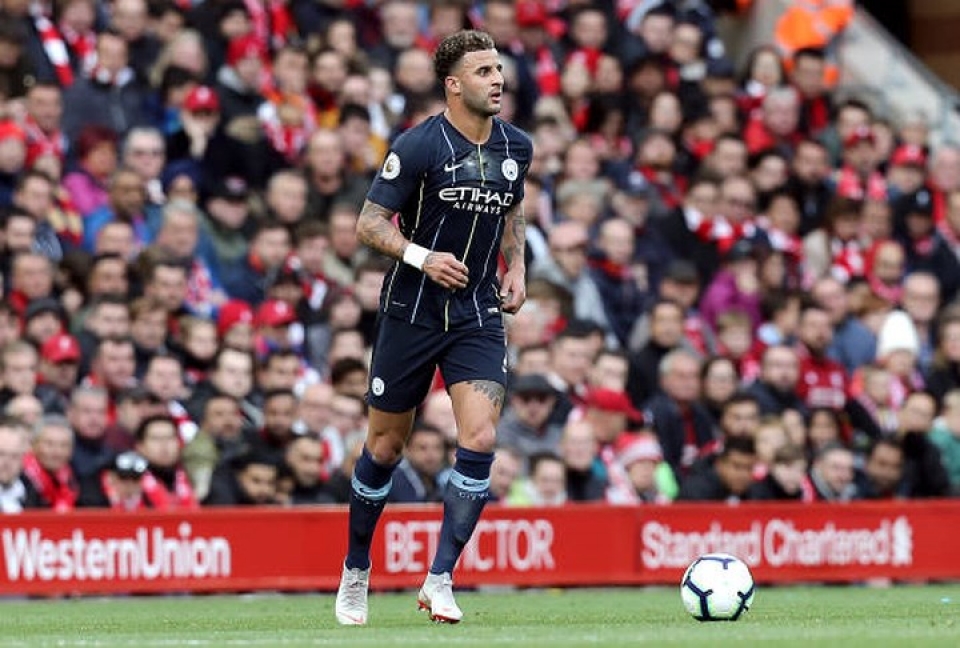 doi hinh sieu tan cong cua man city o dai chien voi tottenham