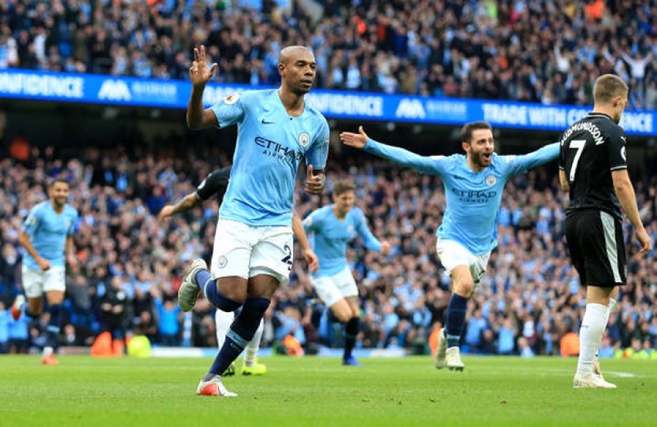 doi hinh sieu tan cong cua man city o dai chien voi tottenham