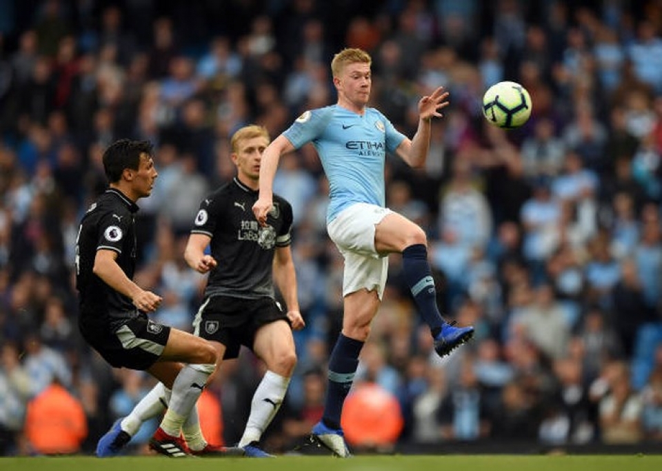 doi hinh sieu tan cong cua man city o dai chien voi tottenham