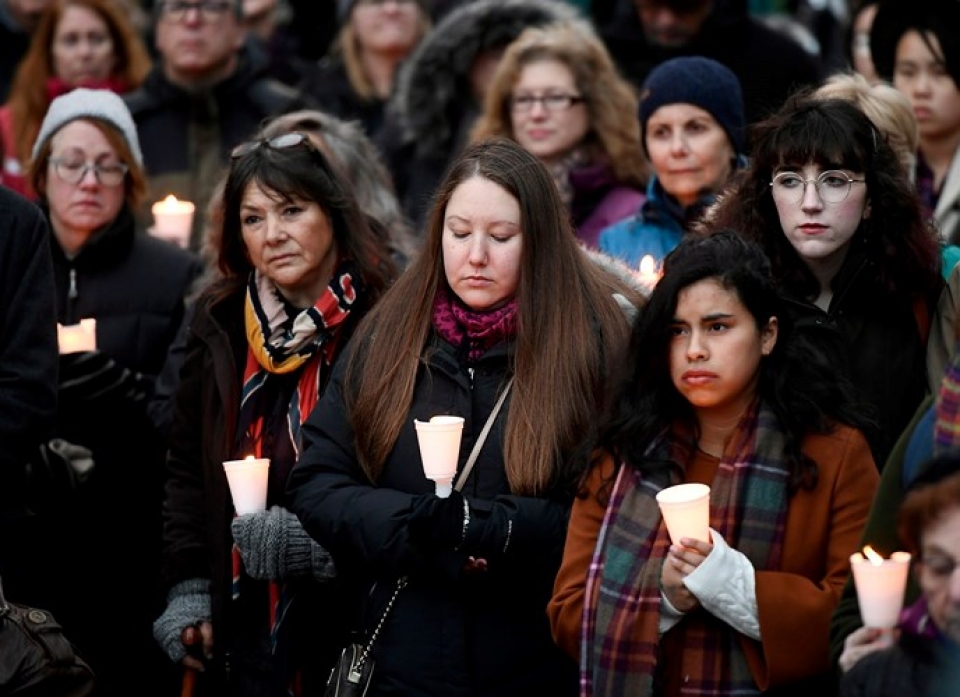 hinh anh xuc dong tai le tuong niem cac nan nhan vu xa sung o pittsburgh