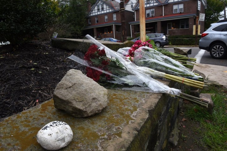 hinh anh xuc dong tai le tuong niem cac nan nhan vu xa sung o pittsburgh