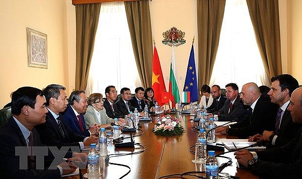 pho thu tuong thuong truc truong hoa binh hoi dam voi pho thu tuong cong hoa bulgaria tomislav donchev