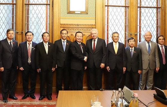 Phó Chủ tịch Quốc hội Phùng Quốc Hiển thăm, làm việc tại Hungary