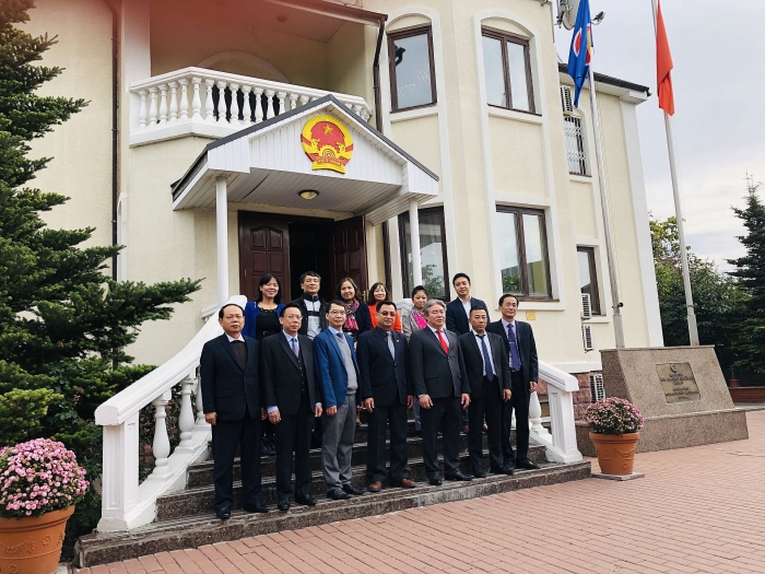 doan hoc vien hanh chinh quoc gia viet nam tham lam viec voi dai su quan tai ukraine