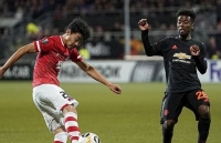 dai thang 4 0 man utd gianh ngoi dau bang