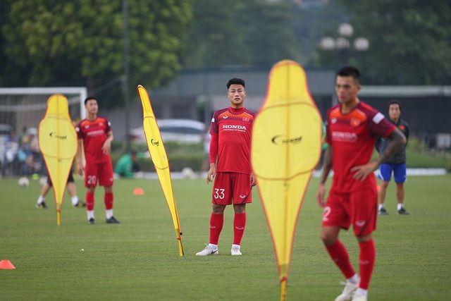 HLV Park chốt danh sách đấu Malaysia và Indonesia, nhiều cầu thủ bất ngờ bị loại hlv park hang seo loai hong quan huy toan khoi danh sach dau malaysia va indonesia