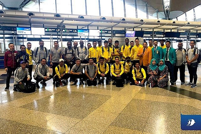 Đội tuyển Malaysia có mặt tại Hà Nội, từ chối trả lời phỏng vấn doi tuyen malaysia co mat tai ha noi tu choi tra loi phong van
