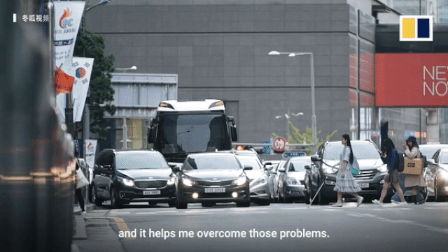 co gai khiem thi van mot minh di du lich o nuoc ngoai