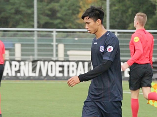 van hau khiem ton du toa sang o doi tre heerenveen