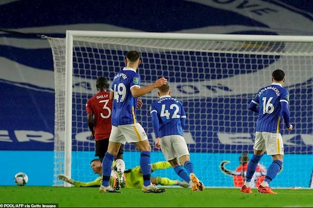 tin bong da 24h hom nay 110 real madrid gong minh nuoi eden hazard dean henderson nhan mua loi khen