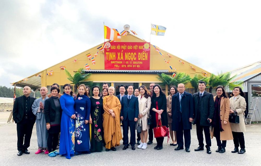 cong tac cong dong gin giu va phat huy ban sac van hoa viet nam trong cong dong nguoi viet tai thuy dien