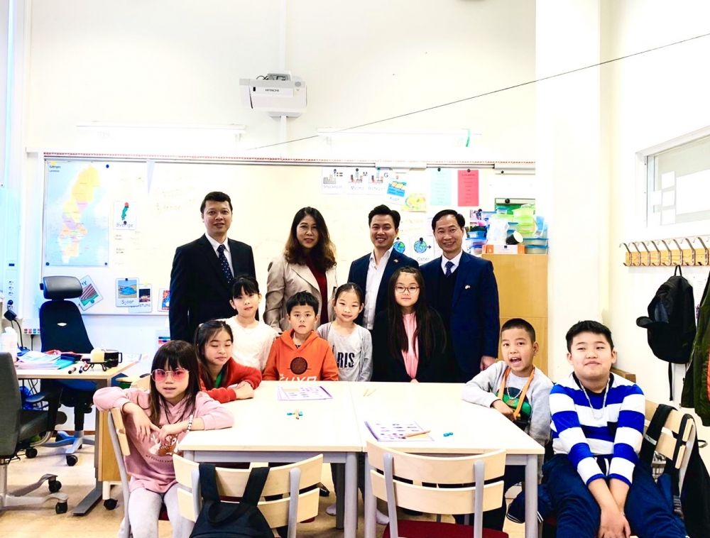 cong tac cong dong gin giu va phat huy ban sac van hoa viet nam trong cong dong nguoi viet tai thuy dien