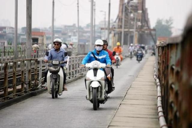 Dự báo thời tiết ngày và đêm nay 14 10 Cả nước có mưa Bắc Bộ và Bắc Trung Bộ trời lạnh mưa rất to gió mạnh áp thấp nhiệt đới gần Biển Đông du bao thoi tiet ngay va dem nay 1410 ca nuoc co mua bac bo va bac trung bo troi lanh mua rat to gio manh ap thap nhiet doi gan bien dong