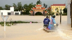 Mưa lũ lịch sử ở miền Trung gây thiệt hại lớn ở Quảng Bình, Quảng Trị và Thừa Thiên Huế