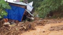 Dự báo thời tiết ngày và đêm nay (29/10): Cả nước có mưa rào; riêng các tỉnh từ Nghệ An đến Quảng Bình có mưa to đến rất to; Bắc Bộ trời lạnh