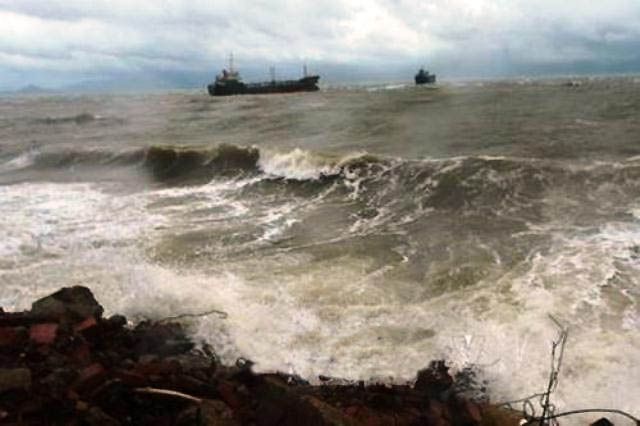 du bao thoi tiet nguy hiem ngay 3110 mua lon tren dien rong o bac trung bo canh bao mua dong gio manh va song lon tren bien