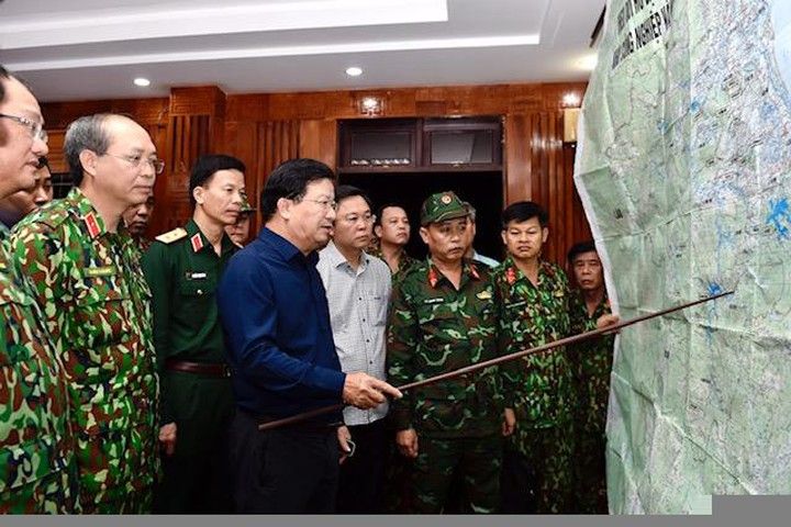 Sạt lở đất kinh hoàng vùi lấp hơn 50 người ở Quảng Nam Tìm được 11 thi thể sat lo dat kinh hoang vui lap hon 50 nguoi o quang nam tim duoc 11 thi the