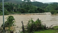 Dự báo thời tiết 3 ngày tới (30/10-1/11): Trung Bộ mưa rất to, Bắc Bộ đêm, sáng sớm trời lạnh, mưa rải rác; Bắc Biển Đông gió giật cấp 9