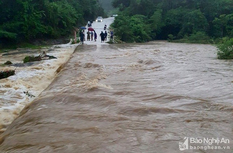 Dự báo thời tiết đêm nay và ngày mai (11-12/10): Bắc Trung Bộ, Tây Nguyên, Nam Bộ có nơi mưa rất to; Bắc Bộ và Nam Trung Bộ ngày nắng