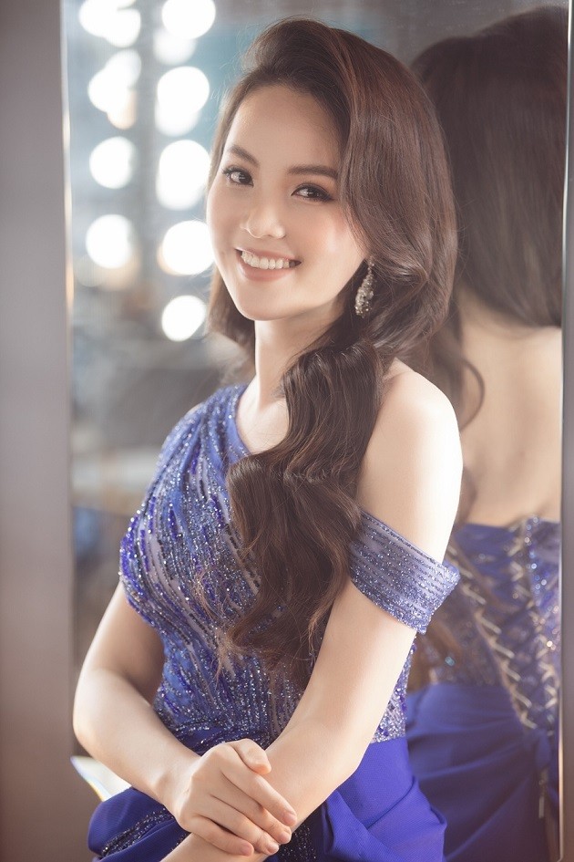 Ngắm nhan sắc xinh đẹp rạng rỡ của Á hậu - MC Thụy Vân