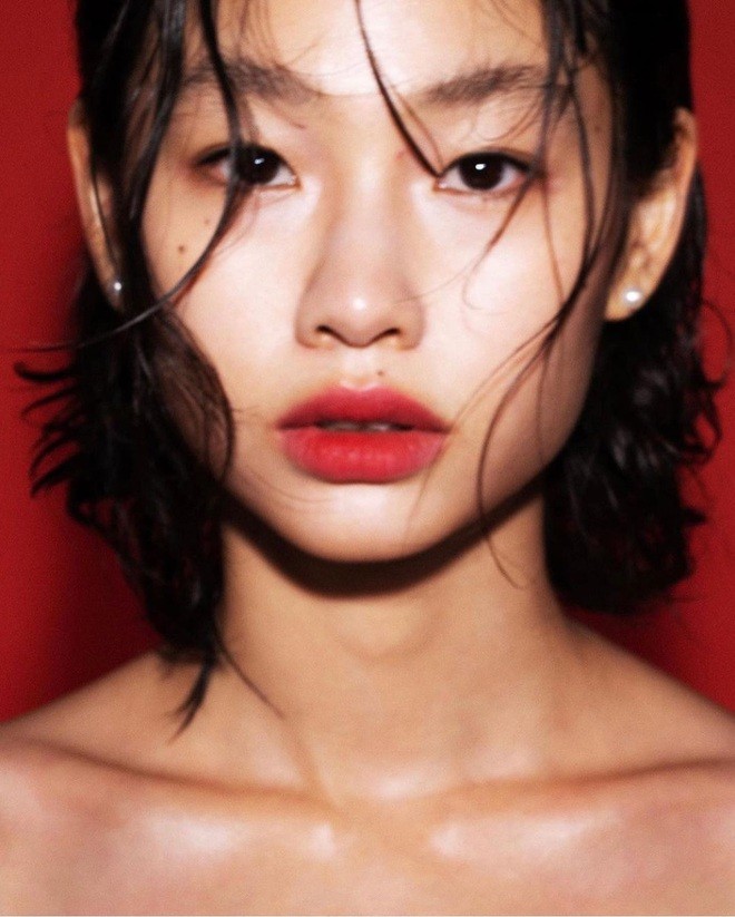 Trò chơi con mực: Diễn viên chính Jung Ho Yeon từng đến Việt Nam du lịch