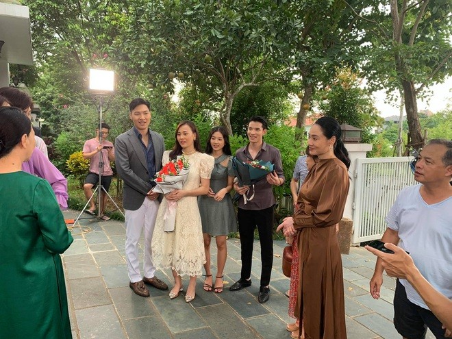 Hương vị tình thân' kết thúc, các diễn viên nói lừ chia tay