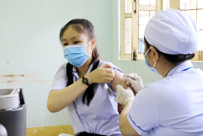 Cần tiếp tục đẩy nhanh chiến dịch tiêm vaccine phòng Covid-19. (Ảnh: Thái Bình)