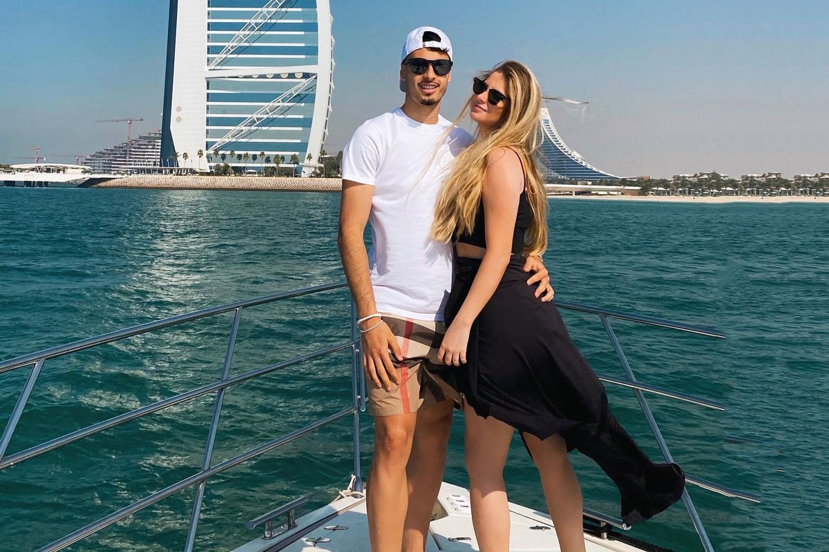 Arsenal: Tiền đạo Gabriel Martinelli có bạn gái tài sắc, là sinh viên y khoa Arsenal: Tiền đạo Gabriel Martinelli có bạn gái tài sắc, là sinh viên y khoa