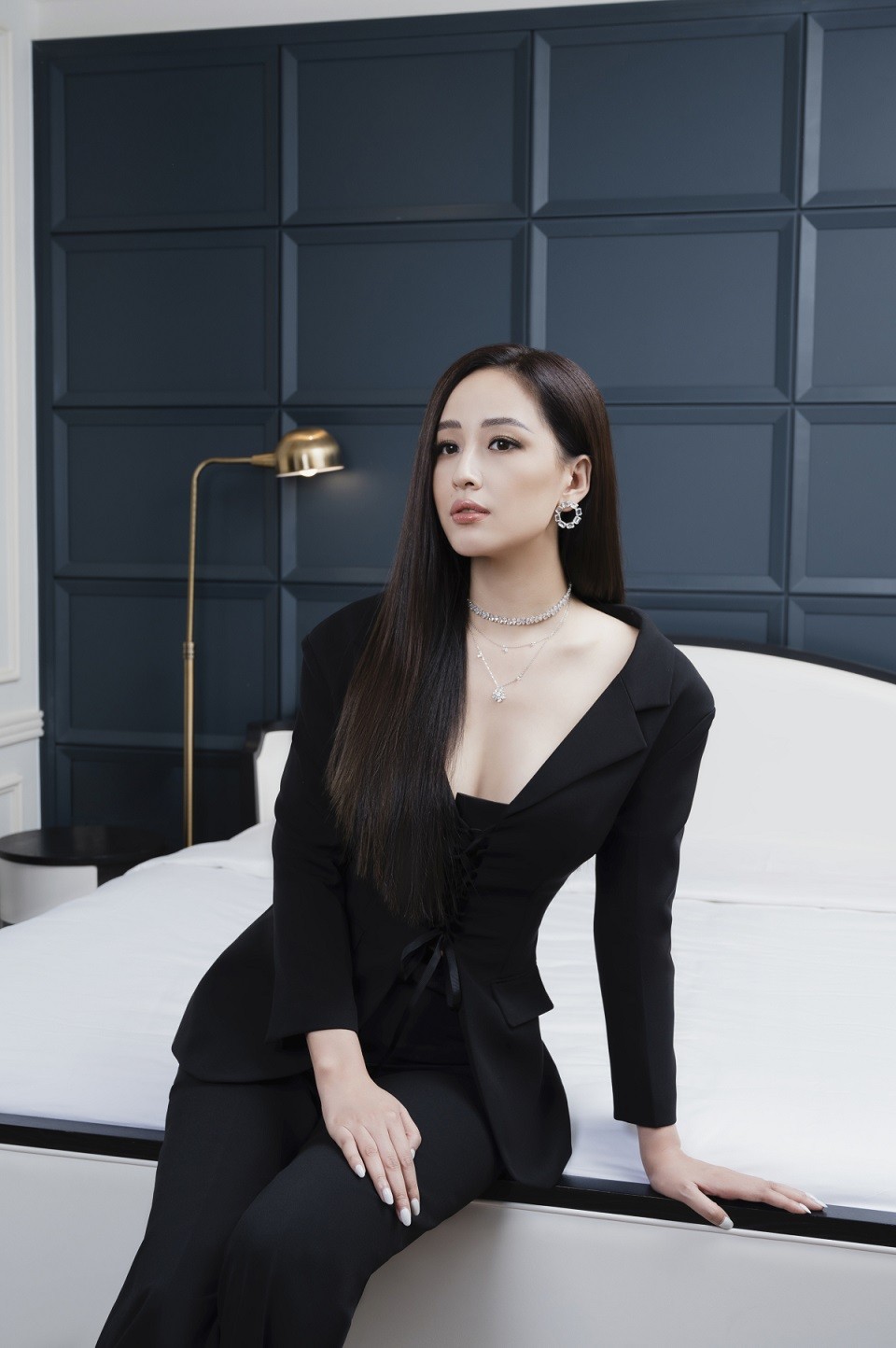 Mai Phương Thúy đẹp không tỳ vết trong bộ ảnh làm mẫu trang phục