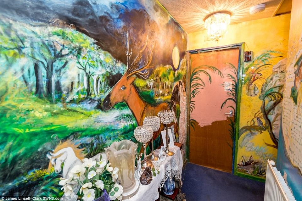 ve tuong suot 35 nam cu ba bien noi o thanh nha nguyen noi tieng