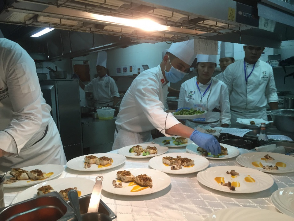 nu nghe nhan tiet lo bi quyet chon mon thet dai lanh dao apec