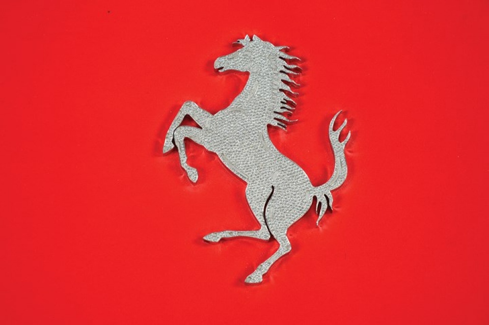 choang truoc cuon sach ferrari gia hon 4 ty dong