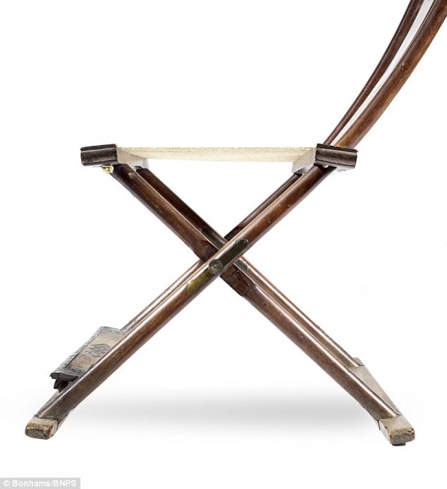 bo ghe gap lam tu go sua co gia 160 ty dong