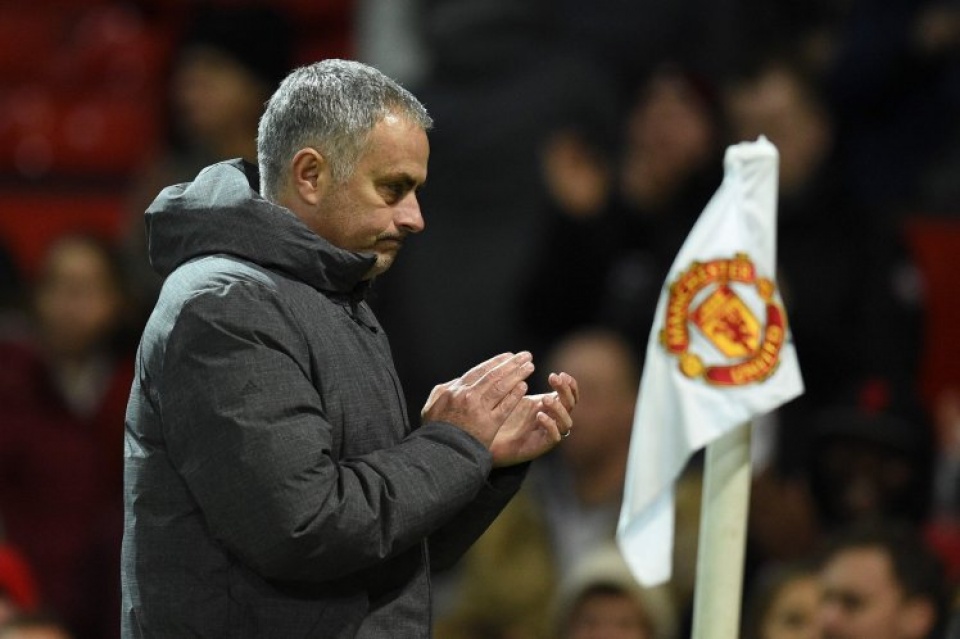 mu tung chieu ngan psg cuop hlv mourinho
