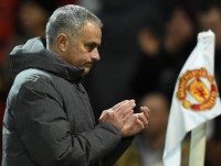 mu tri hoan gia han hop dong voi hlv mourinho