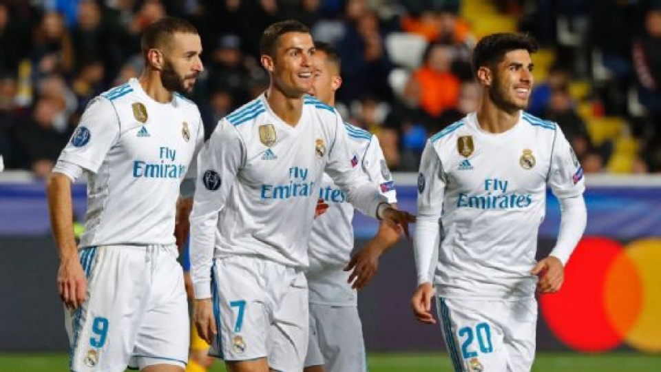 ronaldo tro thanh cau thu dau tien ghi 100 ban cho real madrid