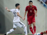 van duc va anh duc duoc cau lac bo thai lan san don